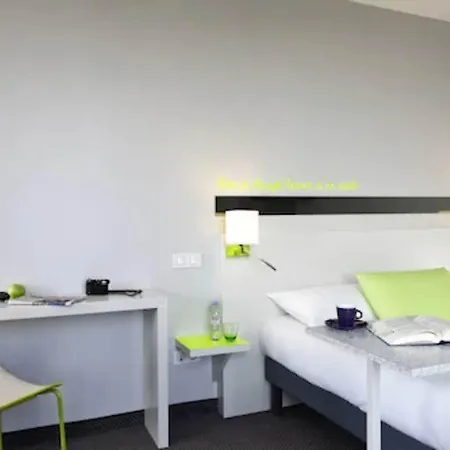 Отель Ibis Styles Antibes Les Pins 3*