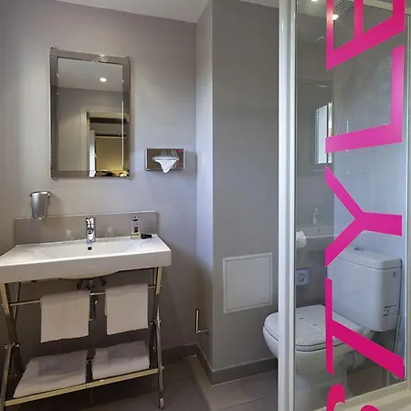 Готель Ibis Styles Antibes Les Pins Жюан-ле-Пен