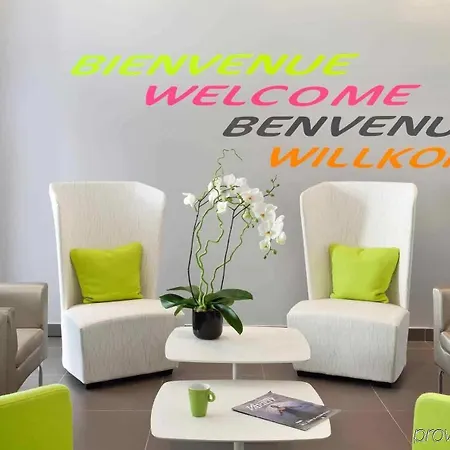 Ibis Styles Antibes Les Pins Готель 3*