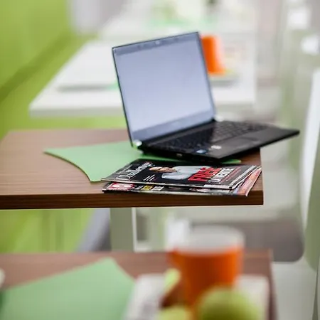 Ibis Styles Antibes Les Pins Готель