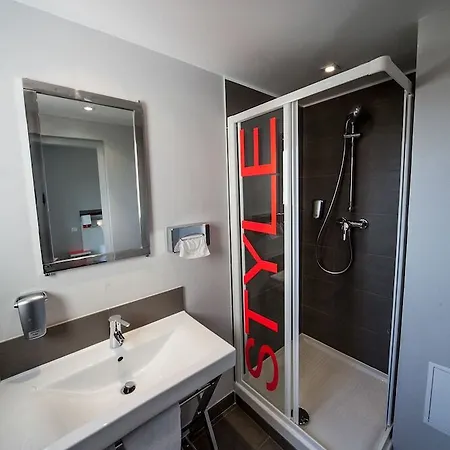 Ibis Styles Les Pins 3*