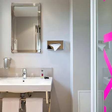 Отель Ibis Styles Antibes Les Pins Жуан-ле-Пен