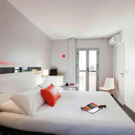 Ibis Styles Antibes Les Pins Жюан-ле-Пен