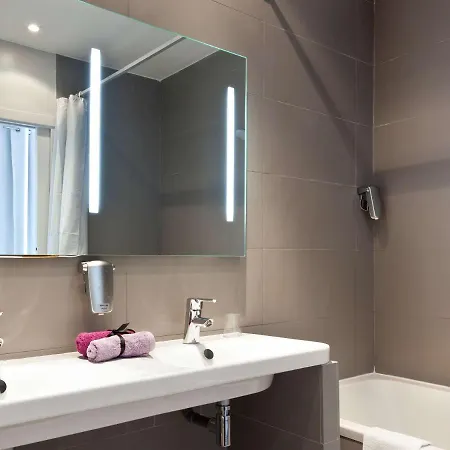 Готель Ibis Styles Antibes Les Pins Жюан-ле-Пен