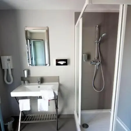 Ibis Styles Antibes Les Pins Отель 3*