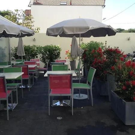 Отель Ibis Styles Antibes Les Pins
