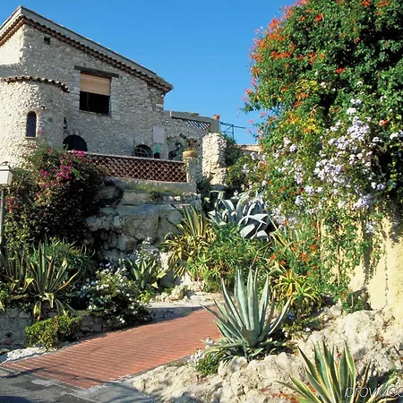 Отель Ibis Styles Antibes Les Pins Жуан-ле-Пен