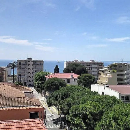 Hotel Ibis Styles Antibes Les Pins 3*