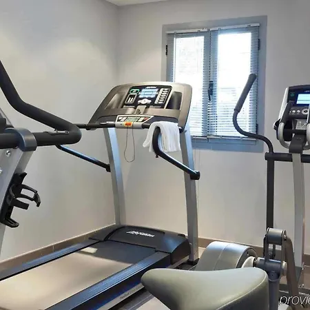 Отель Ibis Styles Antibes Les Pins Жуан-ле-Пен