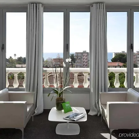 Отель Ibis Styles Antibes Les Pins Жуан-ле-Пен