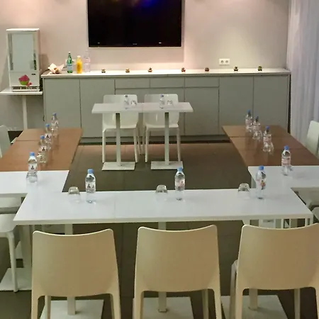 Отель Ibis Styles Antibes Les Pins Жуан-ле-Пен